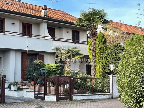 casa indipendente in vendita a Busto Arsizio