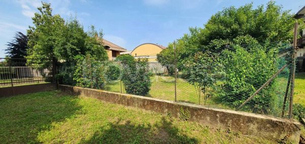 casa indipendente in vendita a Busto Arsizio