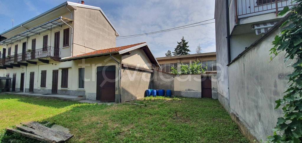 casa indipendente in vendita a Busto Arsizio