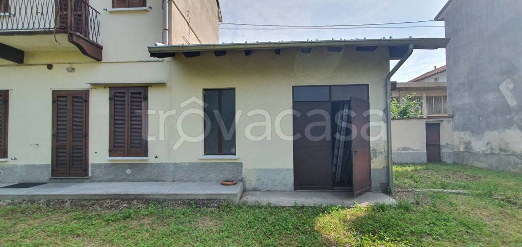 casa indipendente in vendita a Busto Arsizio