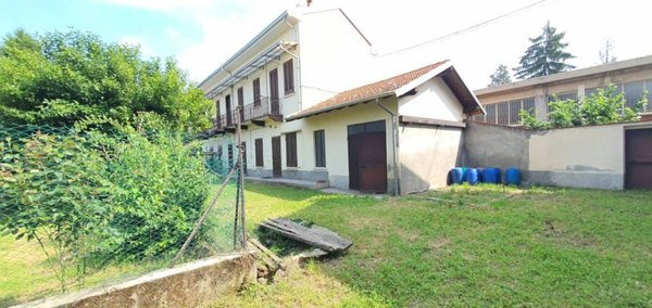 casa indipendente in vendita a Busto Arsizio
