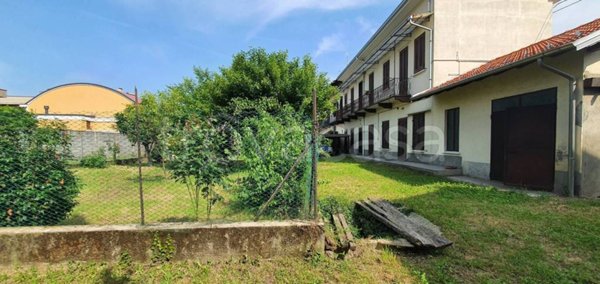 casa indipendente in vendita a Busto Arsizio