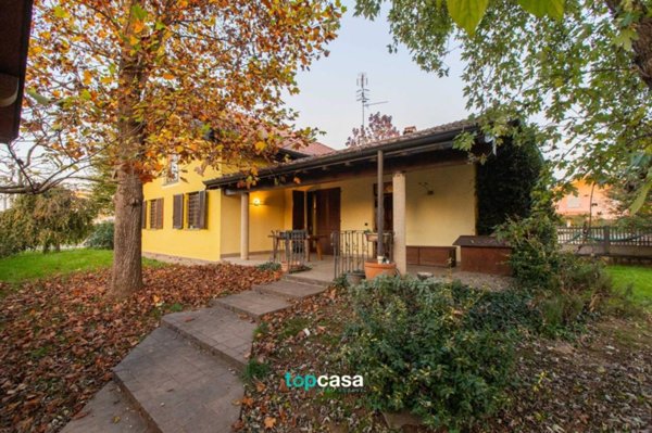 casa indipendente in vendita a Busto Arsizio