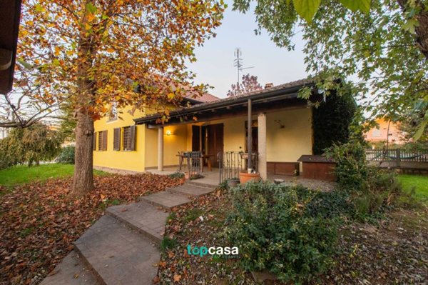 casa indipendente in vendita a Busto Arsizio