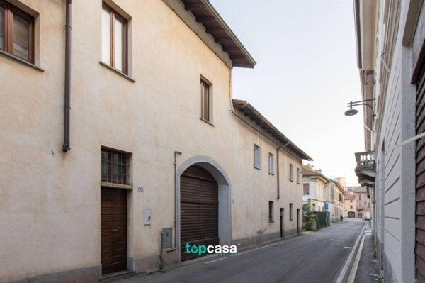 casa indipendente in vendita a Busto Arsizio