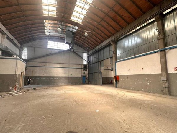 locale commerciale in vendita a Busto Arsizio