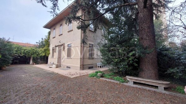 casa indipendente in vendita a Busto Arsizio