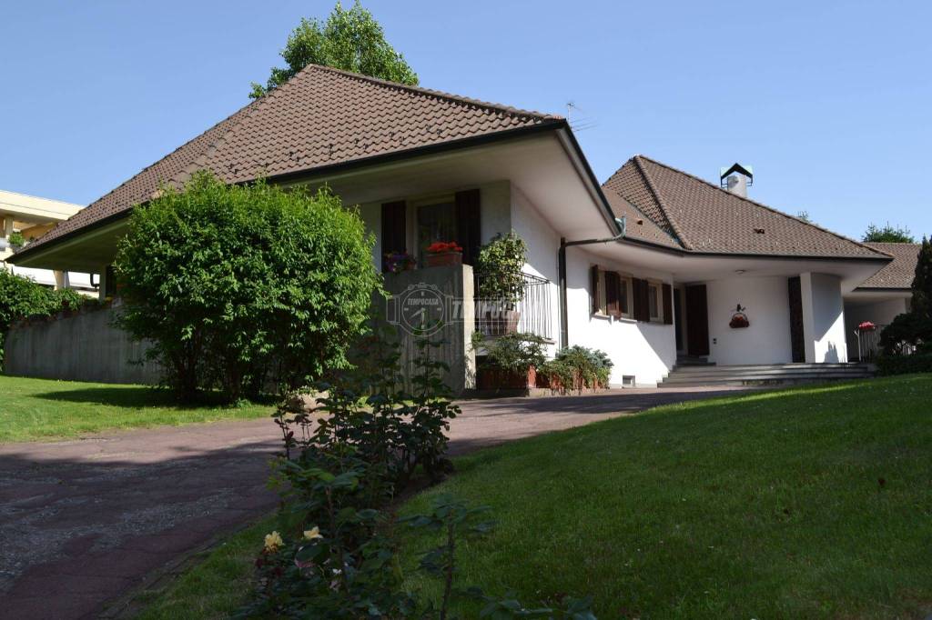 casa indipendente in vendita a Busto Arsizio