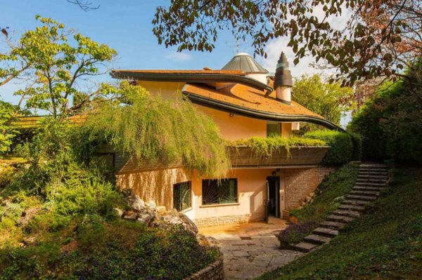 casa indipendente in vendita a Busto Arsizio