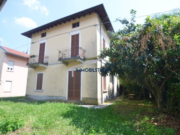 casa indipendente in vendita a Busto Arsizio