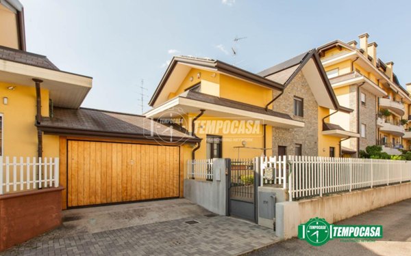 casa indipendente in vendita a Busto Arsizio