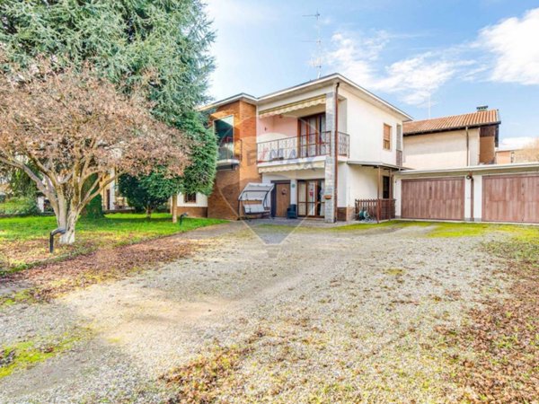 casa indipendente in vendita a Busto Arsizio