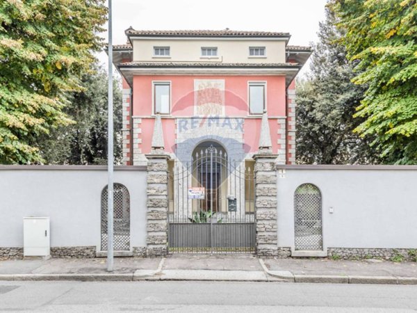 casa indipendente in vendita a Busto Arsizio