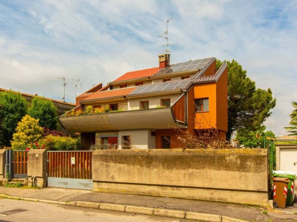 casa indipendente in vendita a Busto Arsizio