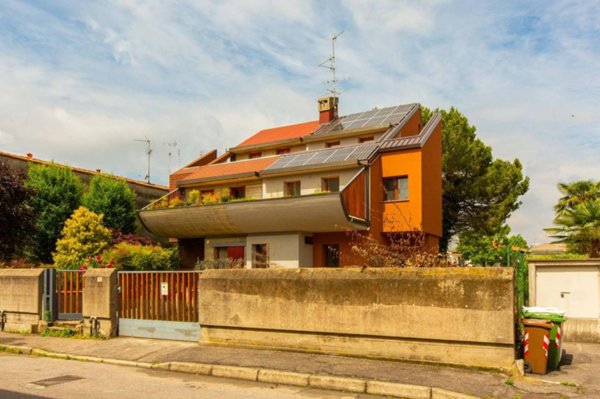 casa indipendente in vendita a Busto Arsizio