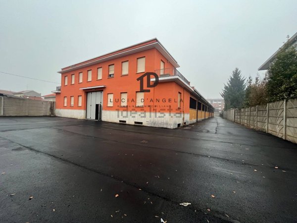 capannone in vendita a Busto Arsizio