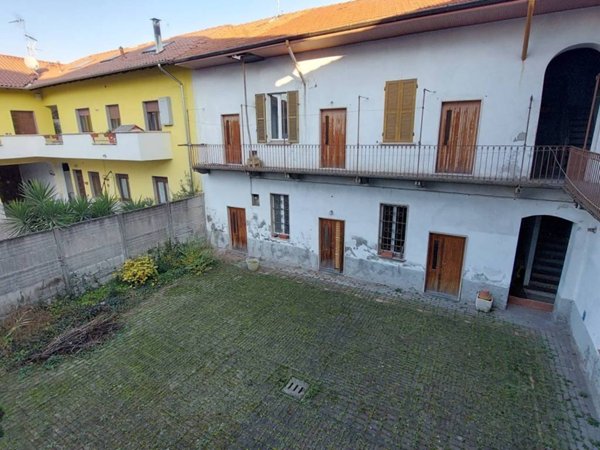casa indipendente in vendita a Busto Arsizio