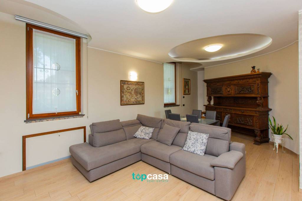 casa indipendente in vendita a Busto Arsizio