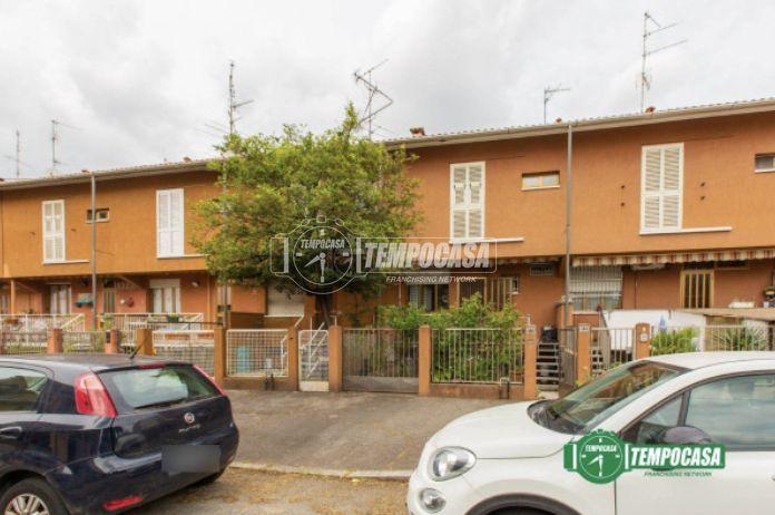 casa indipendente in vendita a Busto Arsizio
