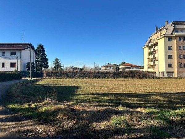 terreno edificabile in vendita a Busto Arsizio in zona Borsano