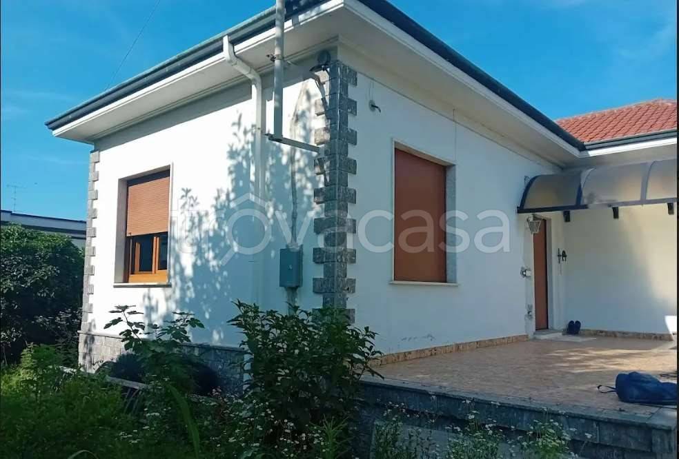 casa indipendente in vendita a Busto Arsizio