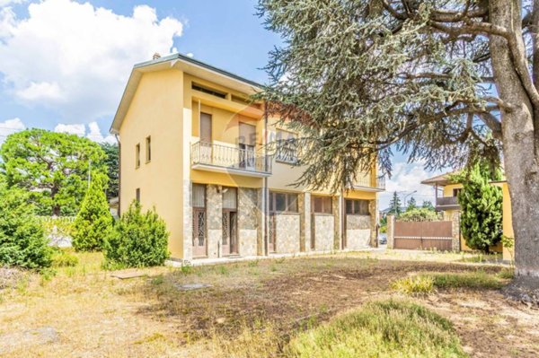 casa indipendente in vendita a Busto Arsizio