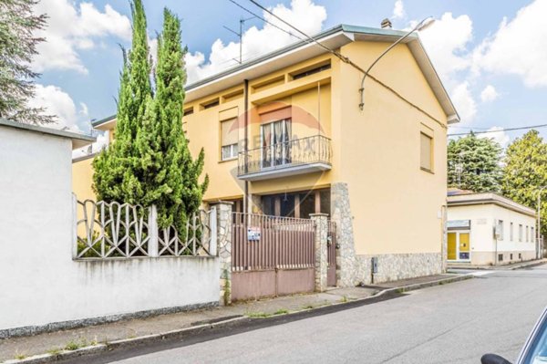 casa indipendente in vendita a Busto Arsizio