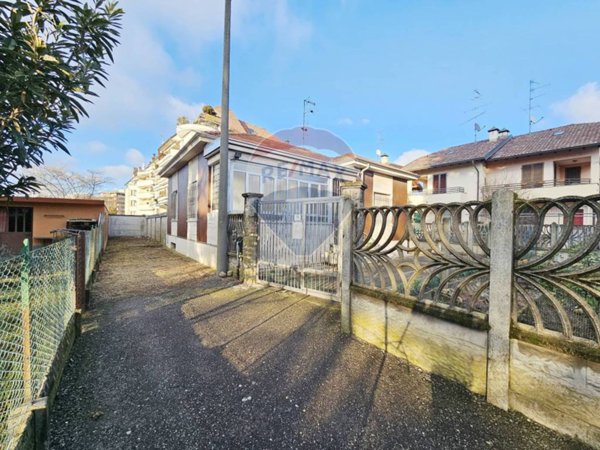 casa indipendente in vendita a Busto Arsizio