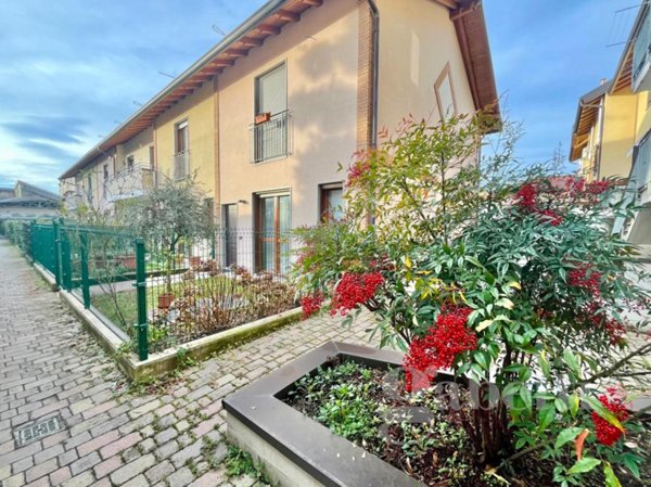 casa indipendente in vendita a Busto Arsizio