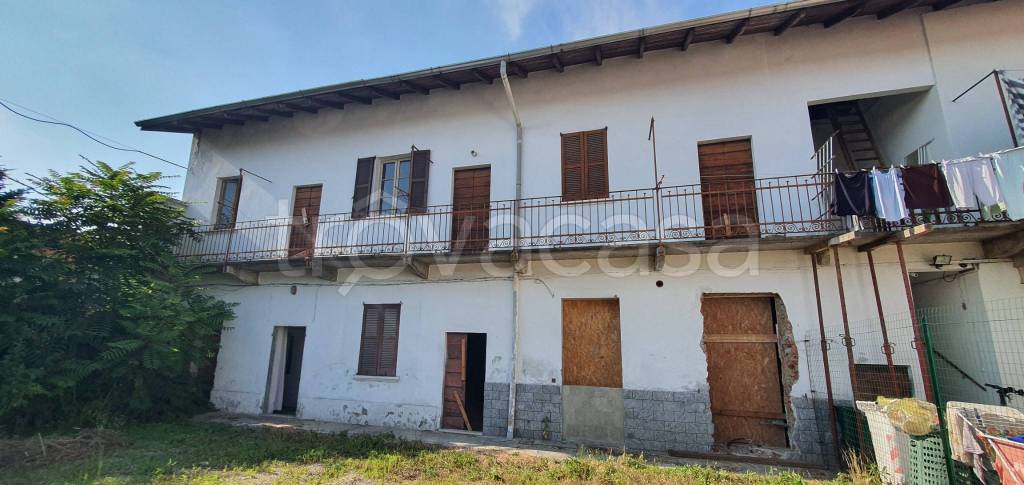 casa indipendente in vendita a Busto Arsizio