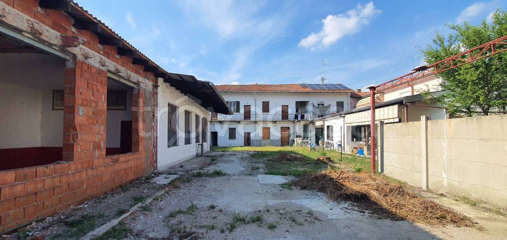 casa indipendente in vendita a Busto Arsizio
