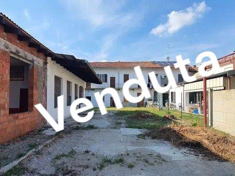 casa indipendente in vendita a Busto Arsizio
