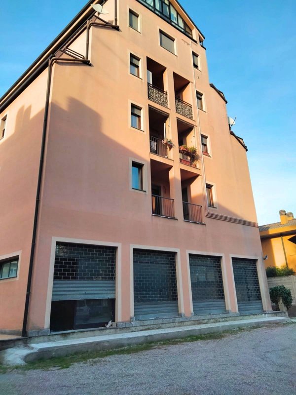 negozio in vendita a Busto Arsizio