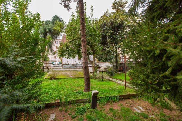 casa indipendente in vendita a Busto Arsizio
