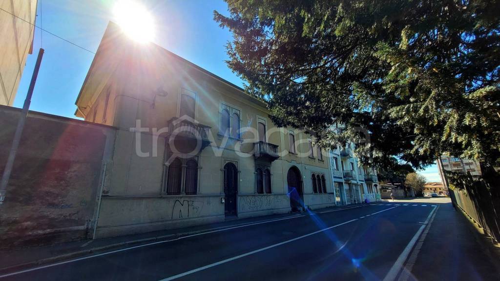 negozio in vendita a Busto Arsizio