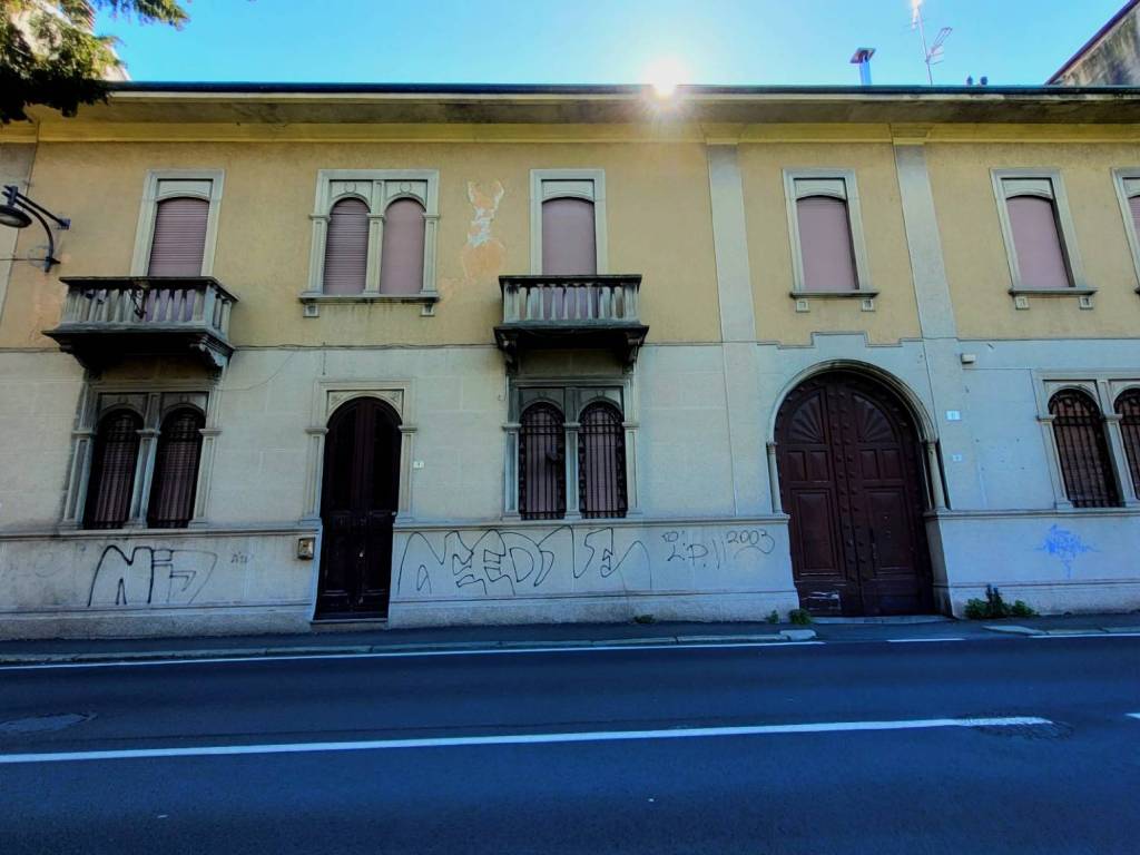 negozio in vendita a Busto Arsizio