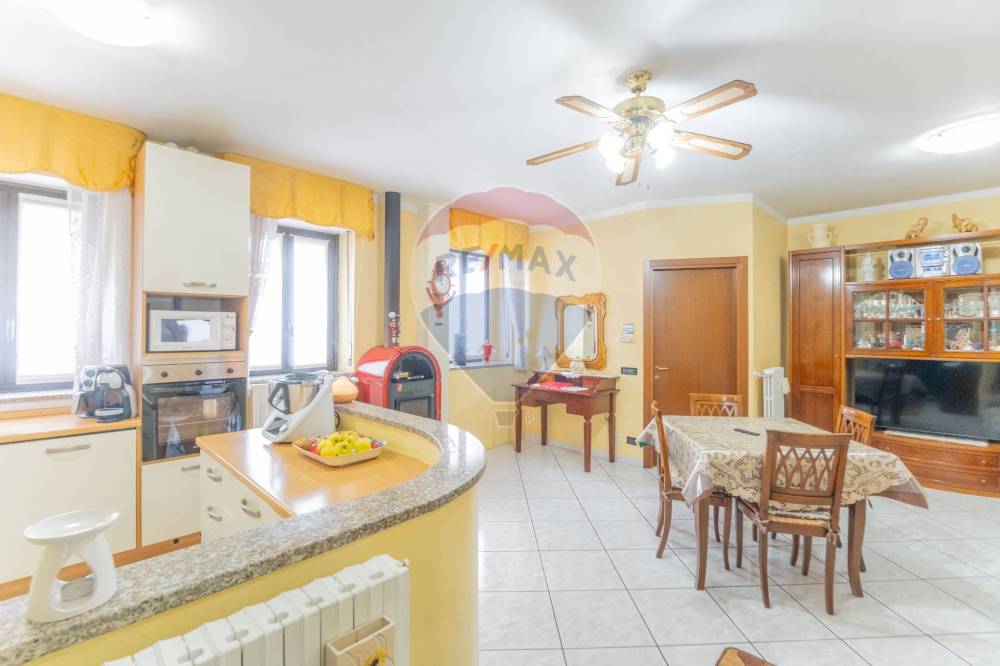 casa indipendente in vendita a Busto Arsizio