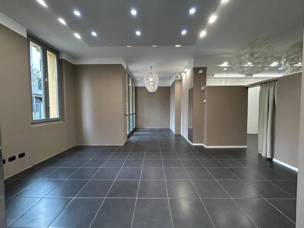 negozio in vendita a Busto Arsizio