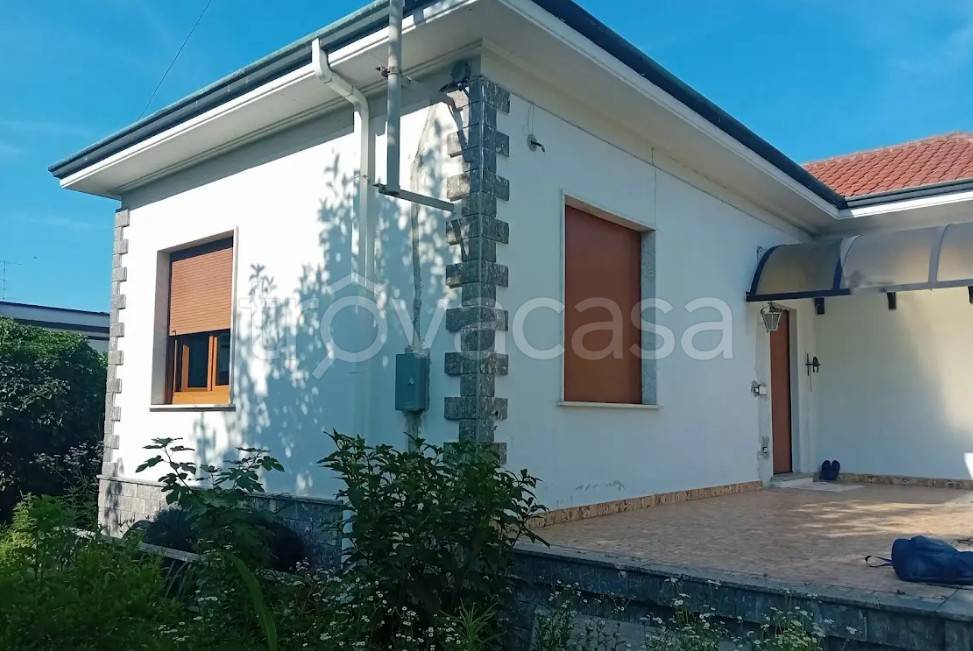 casa indipendente in vendita a Busto Arsizio