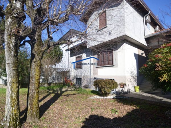 casa indipendente in vendita a Busto Arsizio