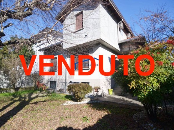 casa indipendente in vendita a Busto Arsizio