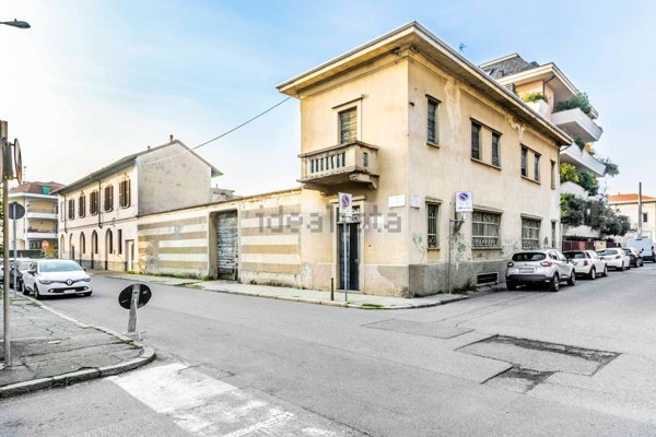 casa indipendente in vendita a Busto Arsizio