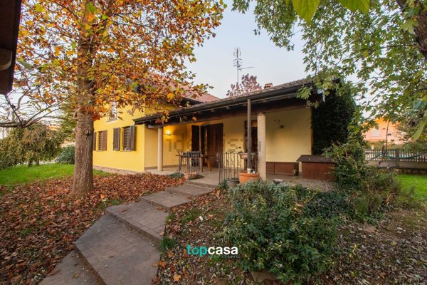 casa indipendente in vendita a Busto Arsizio