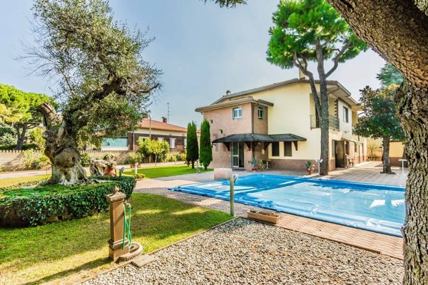 casa indipendente in vendita a Busto Arsizio