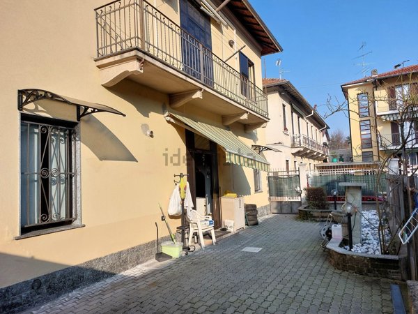 casa indipendente in vendita a Busto Arsizio