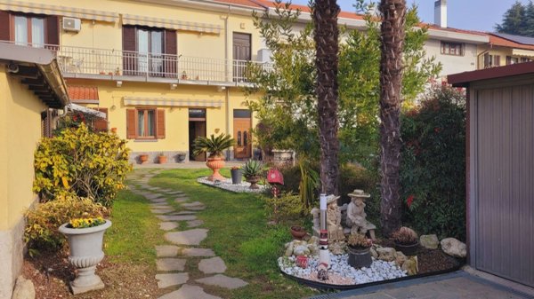 casa indipendente in vendita a Busto Arsizio