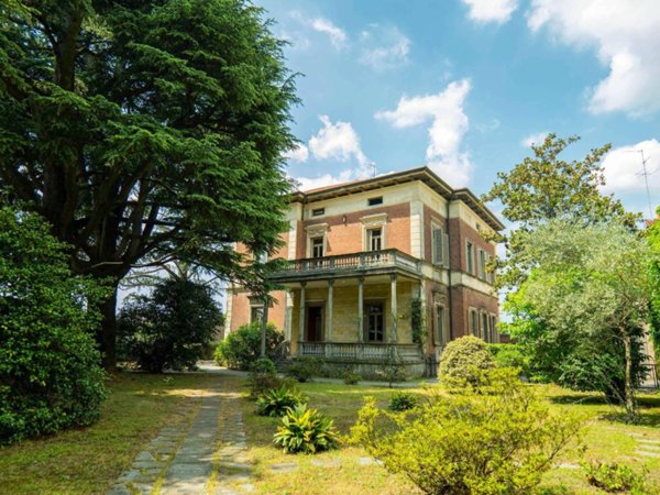 casa indipendente in vendita a Busto Arsizio
