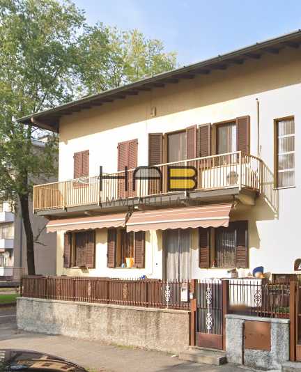 casa indipendente in vendita a Busto Arsizio