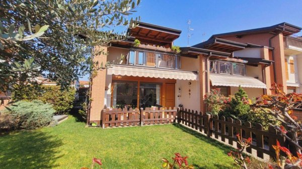casa indipendente in vendita a Busto Arsizio