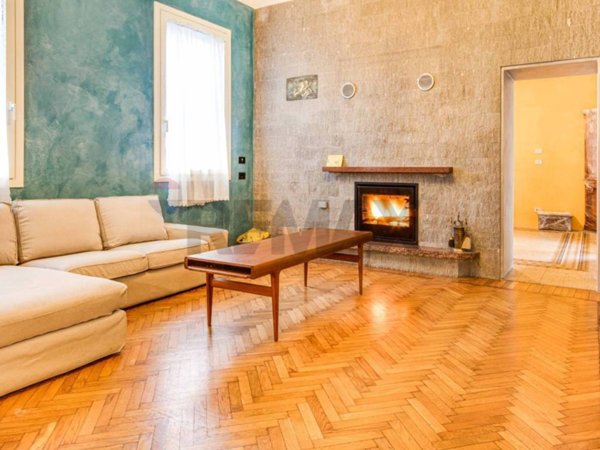 casa indipendente in vendita a Busto Arsizio